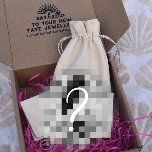 Waterproof Mystery Necklace (60% Off!) - Goldieboxx Jewellery